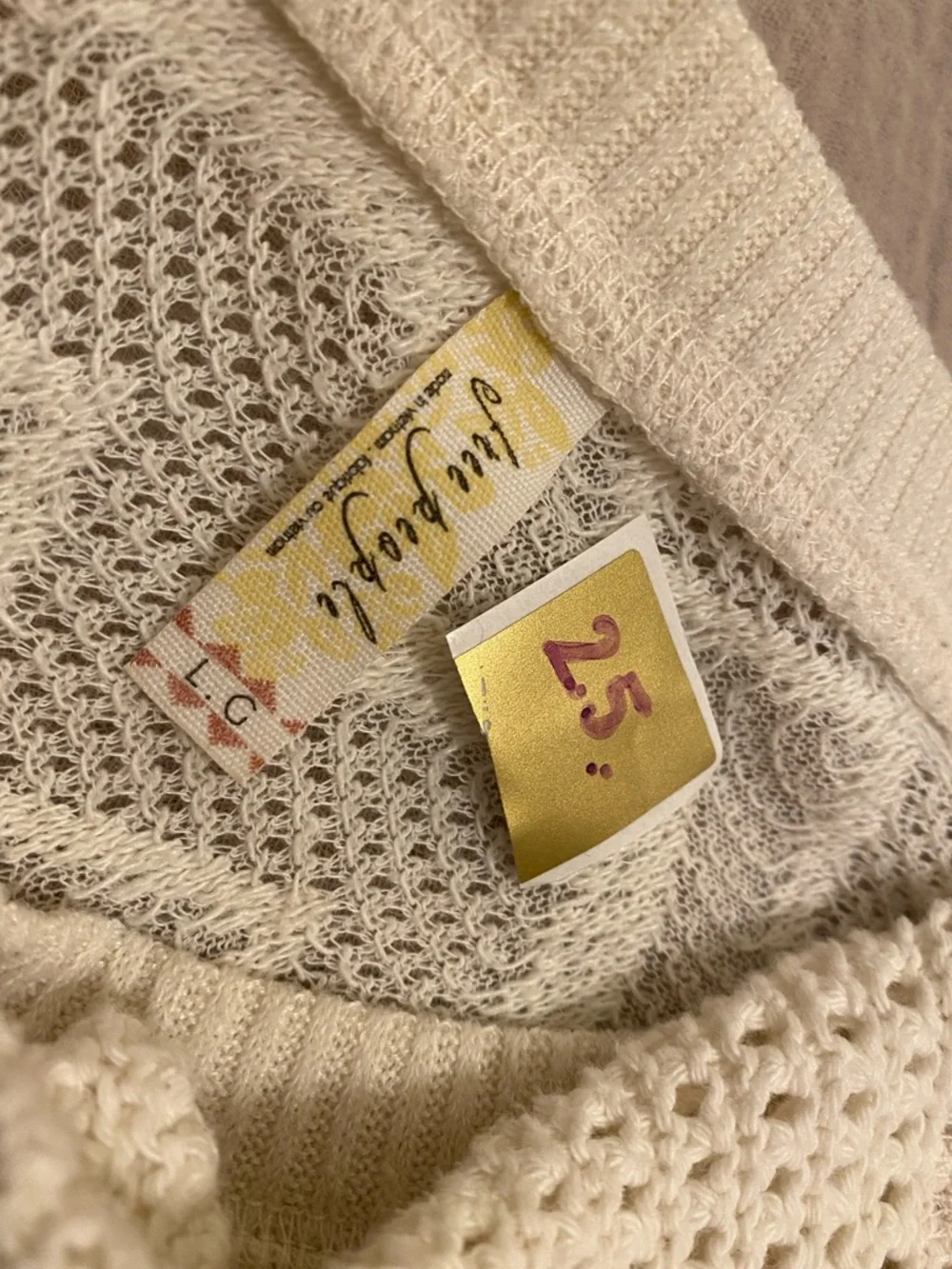 Womens White Crochet Knit Long-Sleeve Sweater. Size L